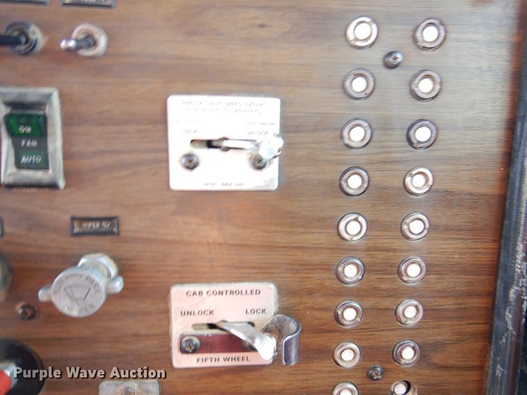 image for item DK8227 1985 Peterbilt 359  tank truck