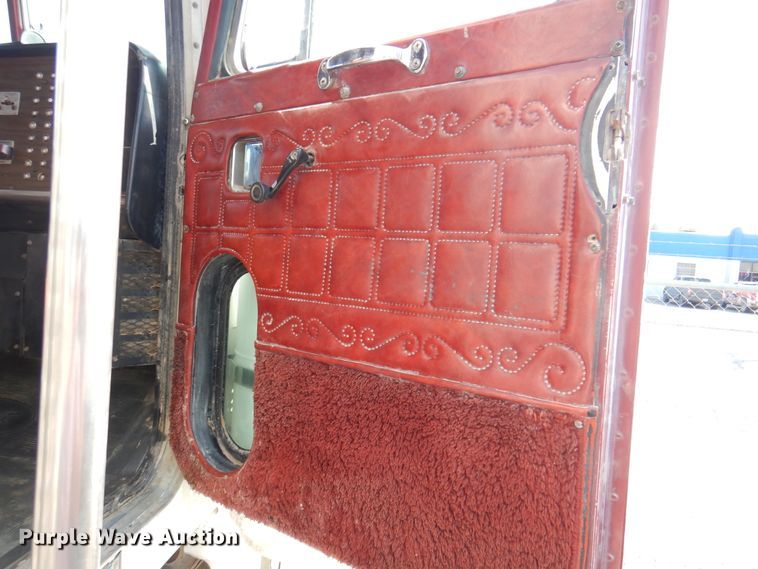 image for item DK8227 1985 Peterbilt 359  tank truck