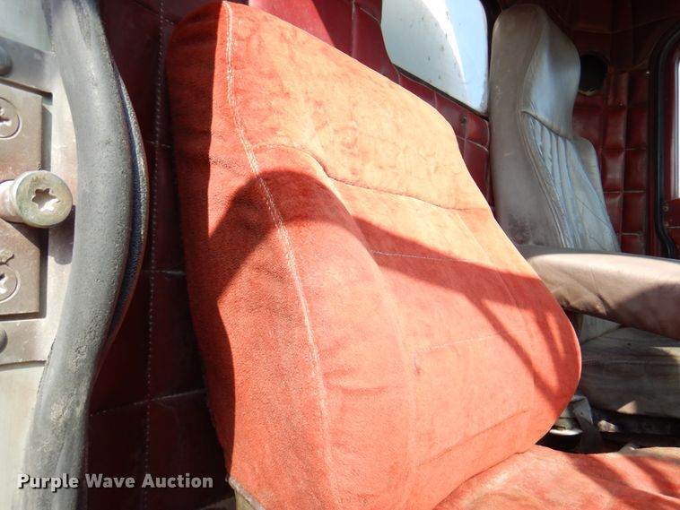 image for item DK8227 1985 Peterbilt 359  tank truck