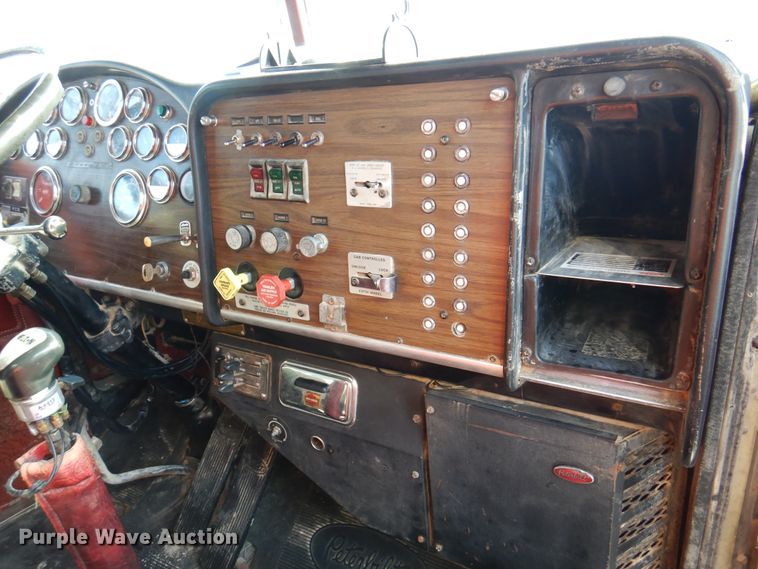 image for item DK8227 1985 Peterbilt 359  tank truck