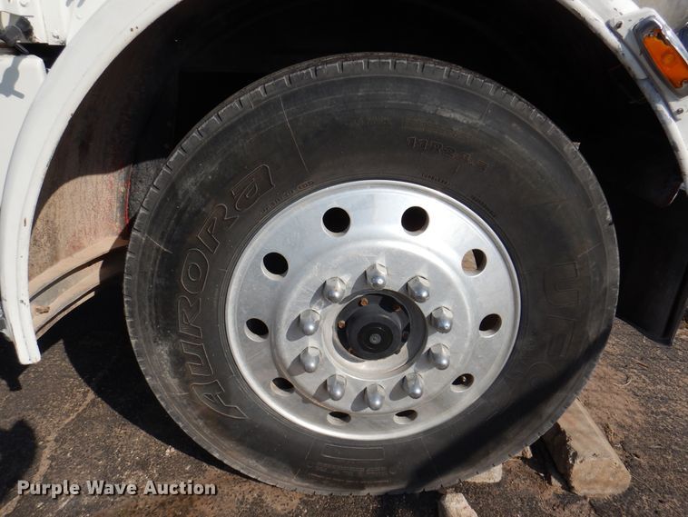 image for item DK8227 1985 Peterbilt 359  tank truck