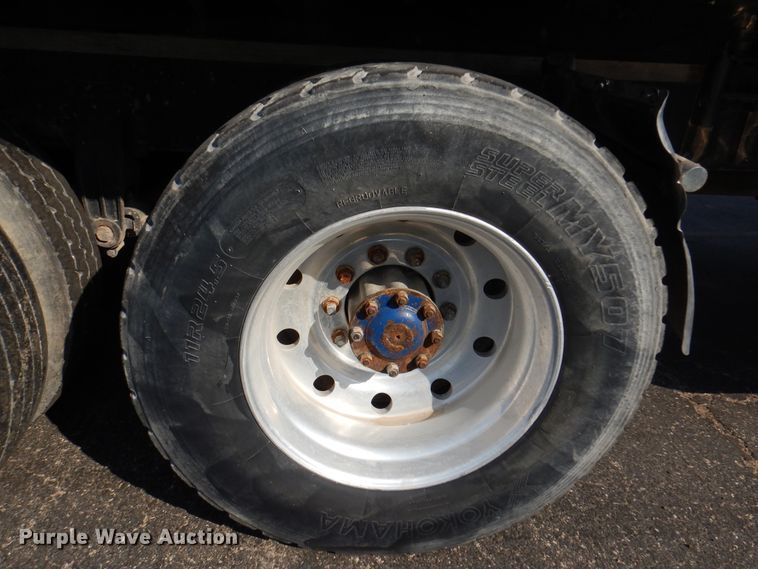 image for item DK8227 1985 Peterbilt 359  tank truck