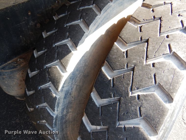 image for item DK8227 1985 Peterbilt 359  tank truck