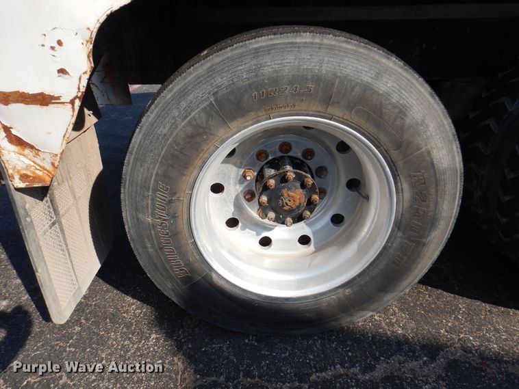 image for item DK8227 1985 Peterbilt 359  tank truck