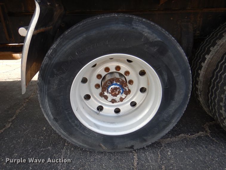 image for item DK8227 1985 Peterbilt 359  tank truck