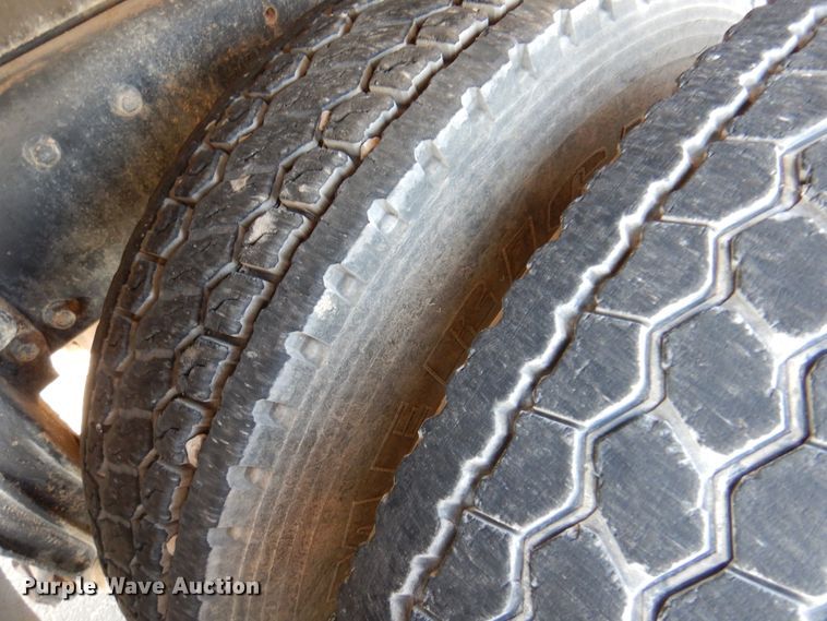 image for item DK8227 1985 Peterbilt 359  tank truck