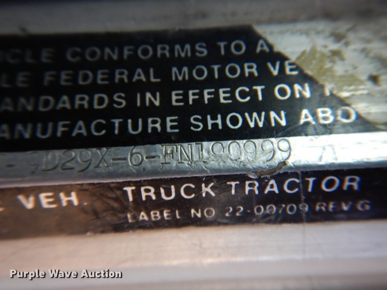 image for item DK8227 1985 Peterbilt 359  tank truck