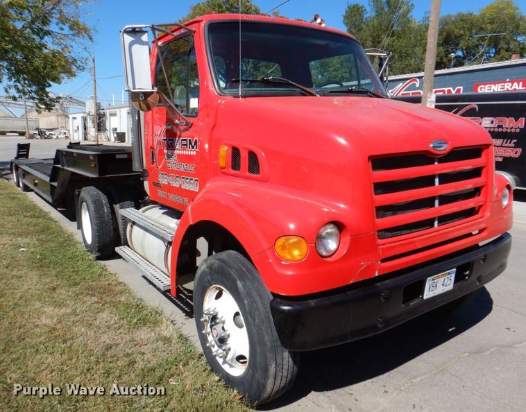 image for item DL0169 1999 Sterling L7501  semi truck