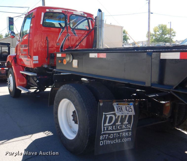 image for item DL0169 1999 Sterling L7501  semi truck