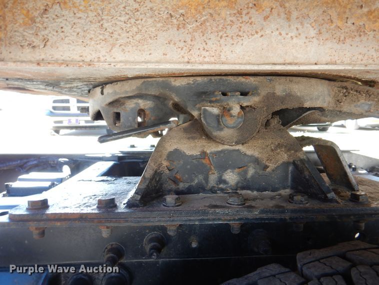 image for item DL0169 1999 Sterling L7501  semi truck