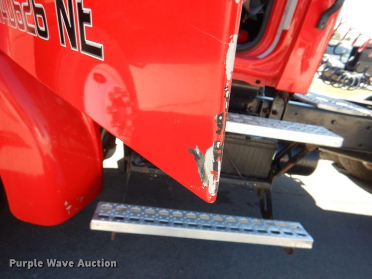 image for item DL0169 1999 Sterling L7501  semi truck