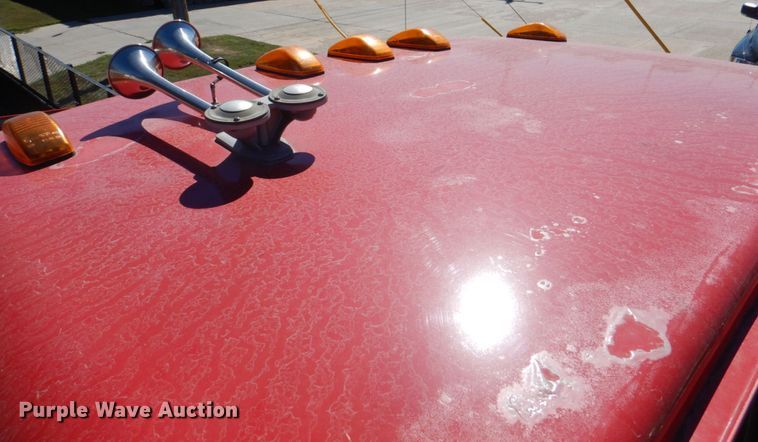 image for item DL0169 1999 Sterling L7501  semi truck