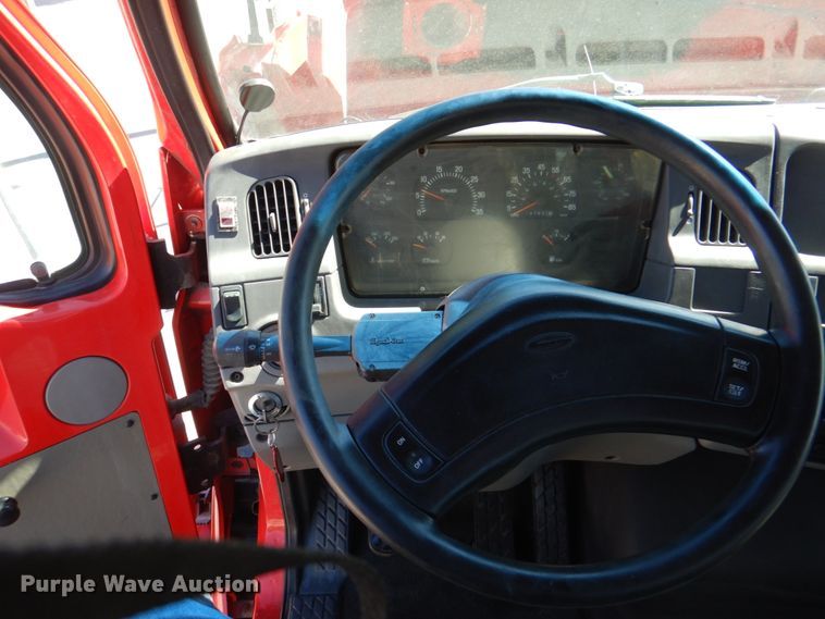 image for item DL0169 1999 Sterling L7501  semi truck