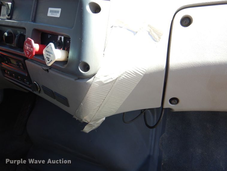 image for item DL0169 1999 Sterling L7501  semi truck