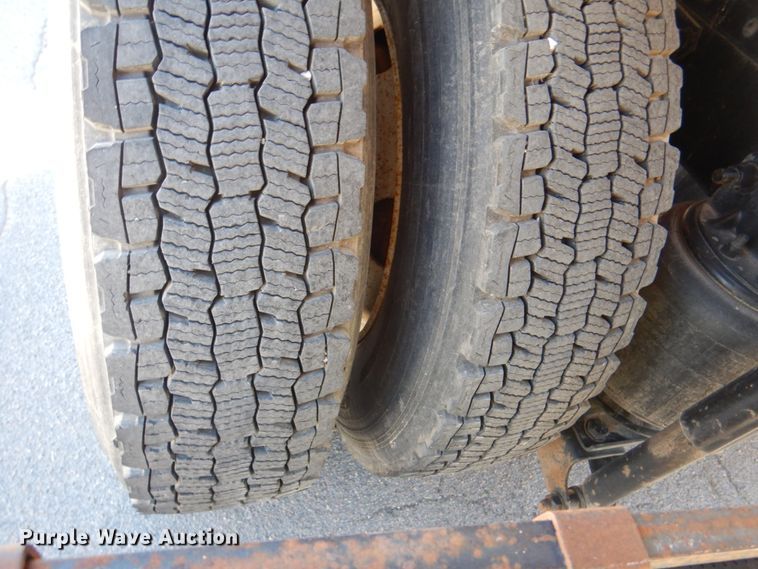 image for item DL0169 1999 Sterling L7501  semi truck