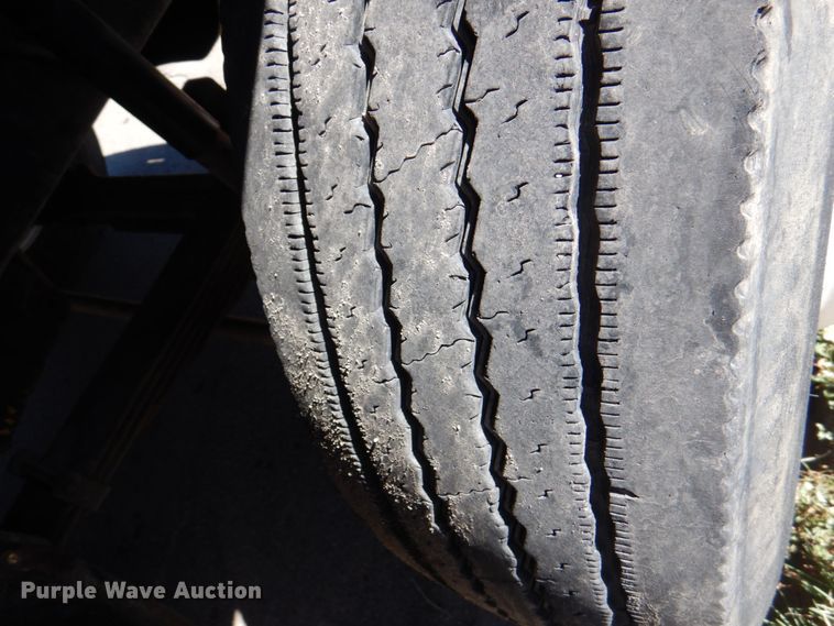 image for item DL0169 1999 Sterling L7501  semi truck