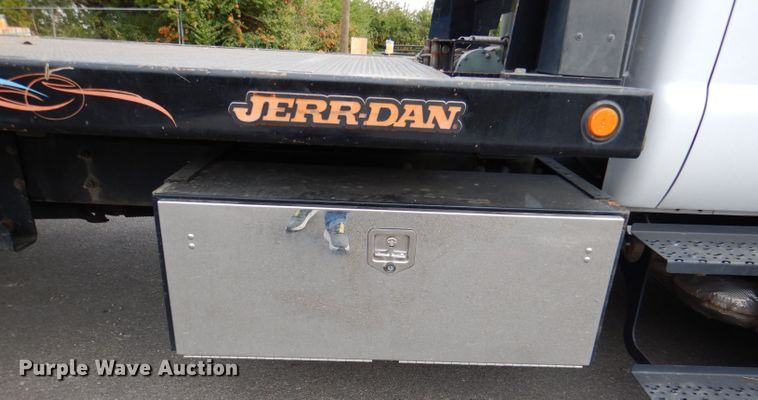 image for item DL3175 2017 Ford F650 Super Duty  rollback truck