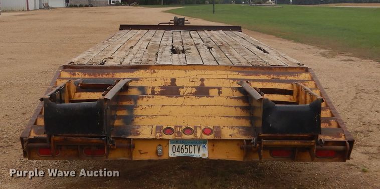 image for item DL6325 1992 Towmaster  equipment trailer