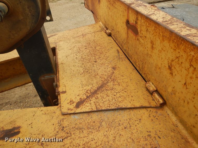 image for item DL6325 1992 Towmaster  equipment trailer