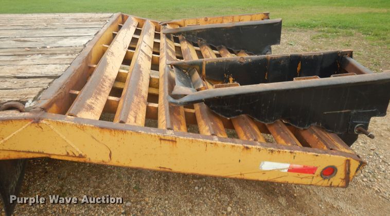 image for item DL6325 1992 Towmaster  equipment trailer