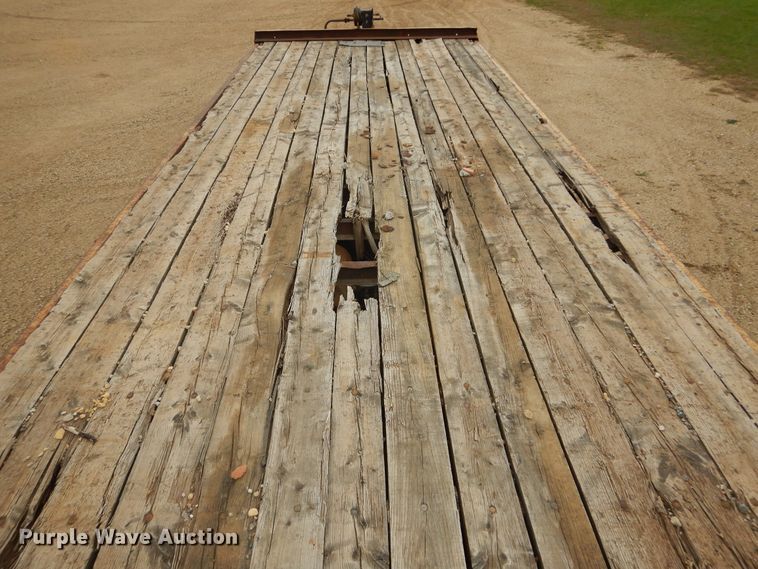 image for item DL6325 1992 Towmaster  equipment trailer