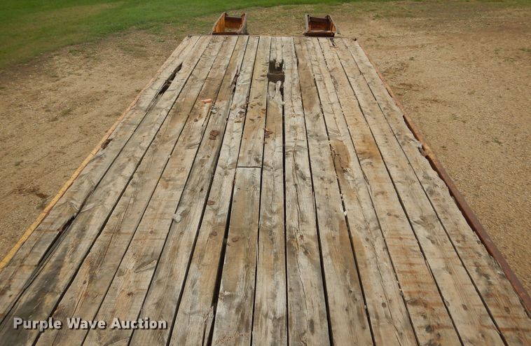 image for item DL6325 1992 Towmaster  equipment trailer