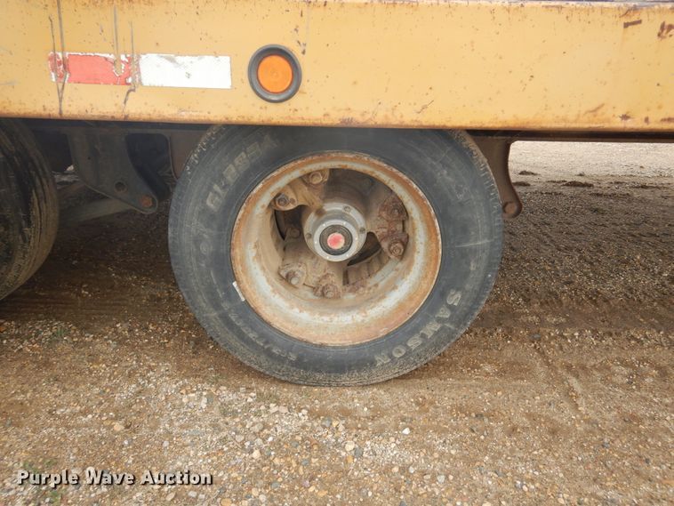 image for item DL6325 1992 Towmaster  equipment trailer