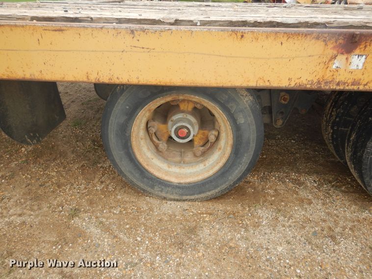 image for item DL6325 1992 Towmaster  equipment trailer