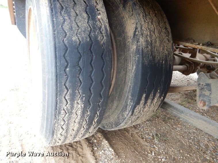 image for item DL6325 1992 Towmaster  equipment trailer