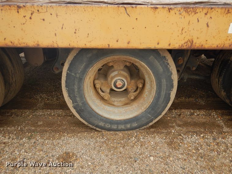 image for item DL6325 1992 Towmaster  equipment trailer