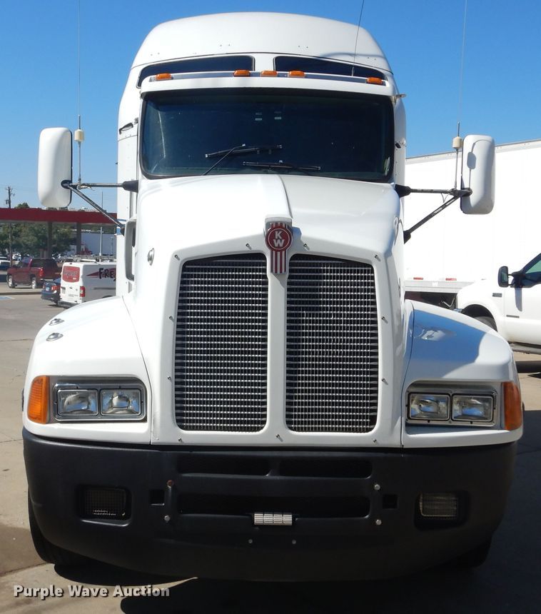 image for item DL6331 1999 Kenworth T600  semi truck
