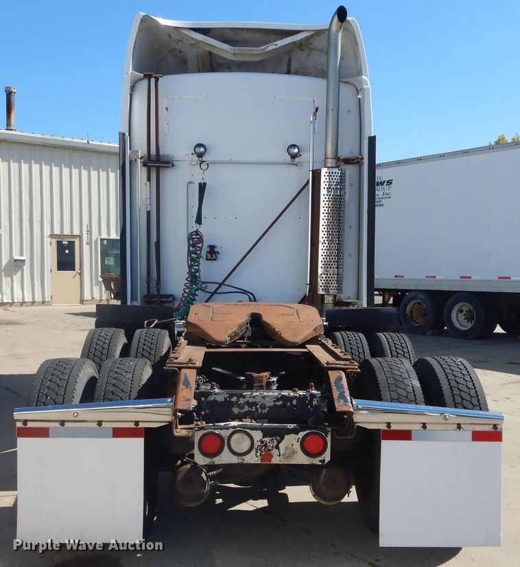 image for item DL6331 1999 Kenworth T600  semi truck