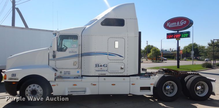 image for item DL6331 1999 Kenworth T600  semi truck