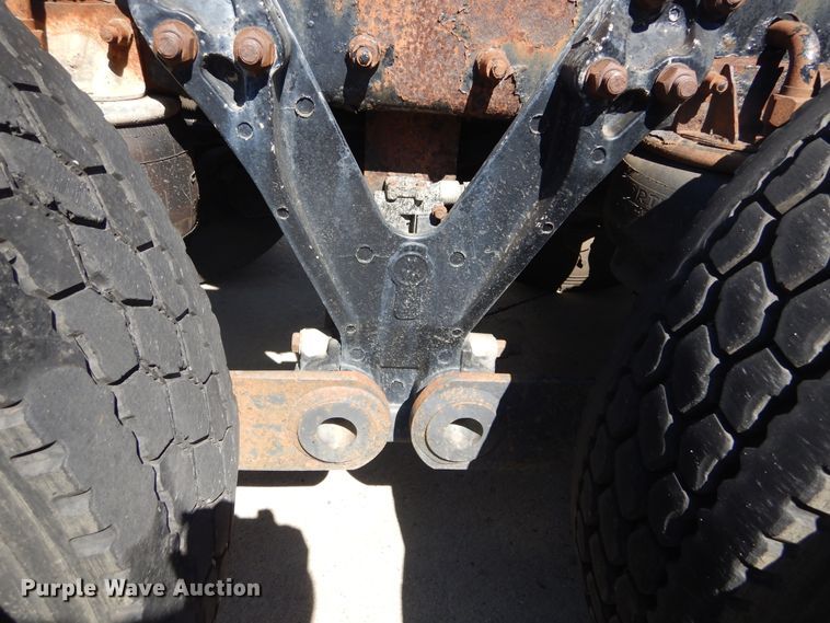 image for item DL6331 1999 Kenworth T600  semi truck