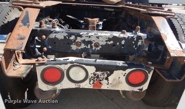 image for item DL6331 1999 Kenworth T600  semi truck