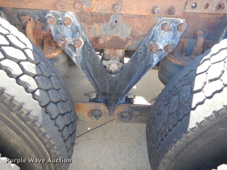 image for item DL6331 1999 Kenworth T600  semi truck