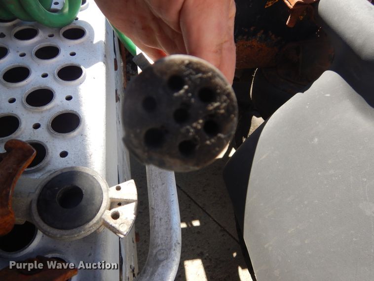 image for item DL6331 1999 Kenworth T600  semi truck