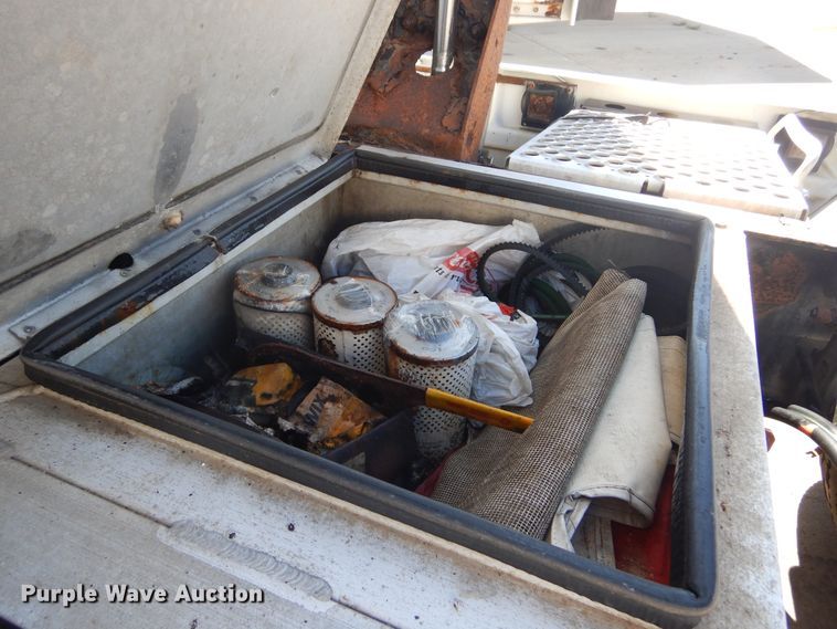 image for item DL6331 1999 Kenworth T600  semi truck