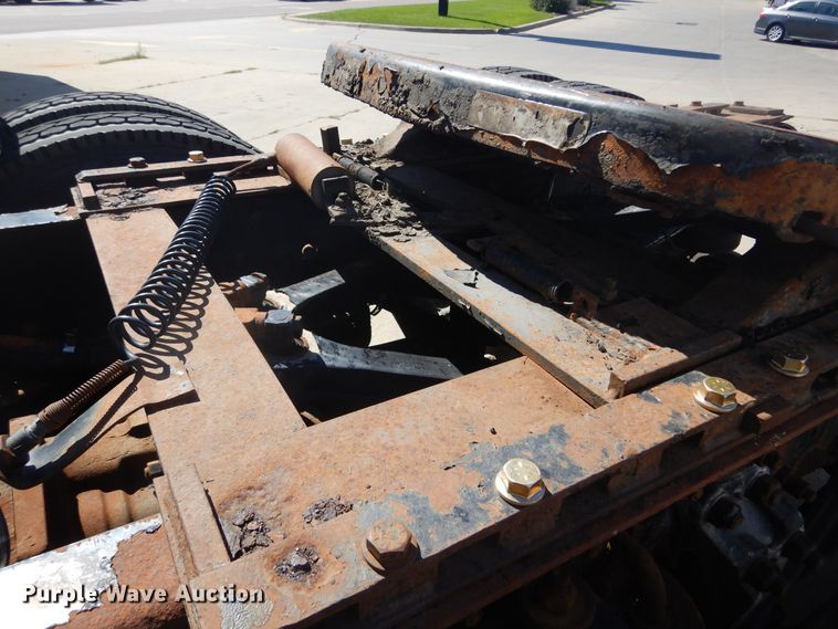 image for item DL6331 1999 Kenworth T600  semi truck