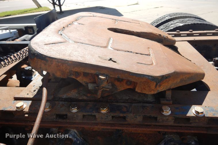 image for item DL6331 1999 Kenworth T600  semi truck