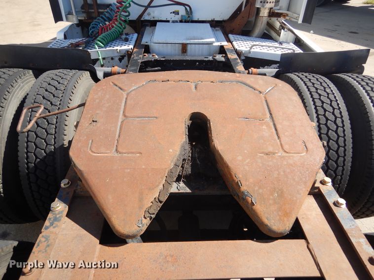 image for item DL6331 1999 Kenworth T600  semi truck