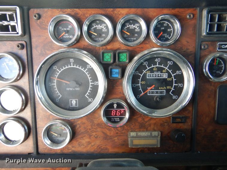 image for item DL6331 1999 Kenworth T600  semi truck