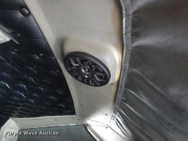 image for item DL6331 1999 Kenworth T600  semi truck