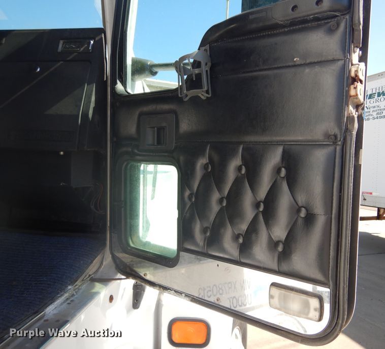 image for item DL6331 1999 Kenworth T600  semi truck