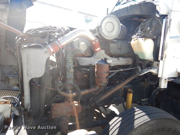 image for item DL6331 1999 Kenworth T600  semi truck