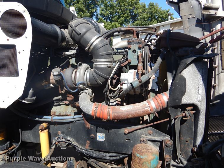 image for item DL6331 1999 Kenworth T600  semi truck