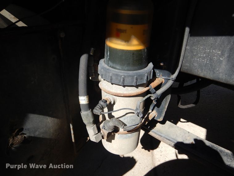 image for item DL6331 1999 Kenworth T600  semi truck