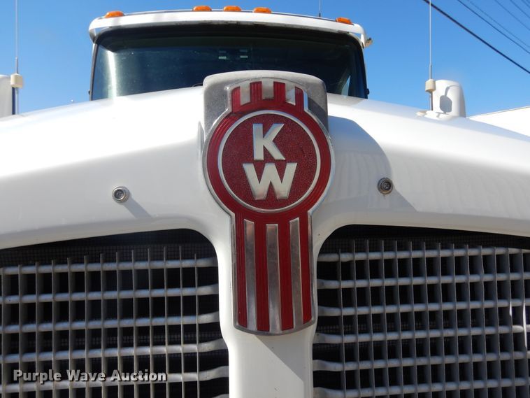 image for item DL6331 1999 Kenworth T600  semi truck