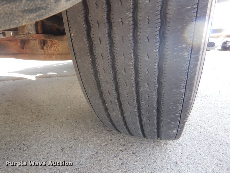 image for item DL6331 1999 Kenworth T600  semi truck