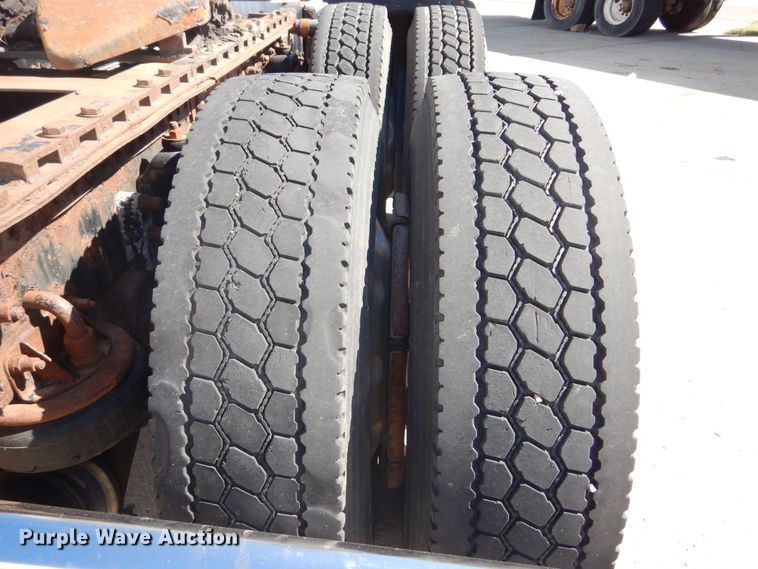 image for item DL6331 1999 Kenworth T600  semi truck